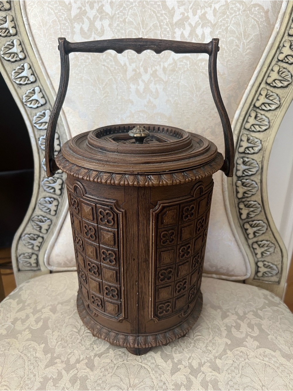 VINTAGE Wood-Tone Decorative Ice Bucket with Handle